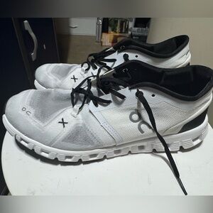 On cloud men’s 10.5